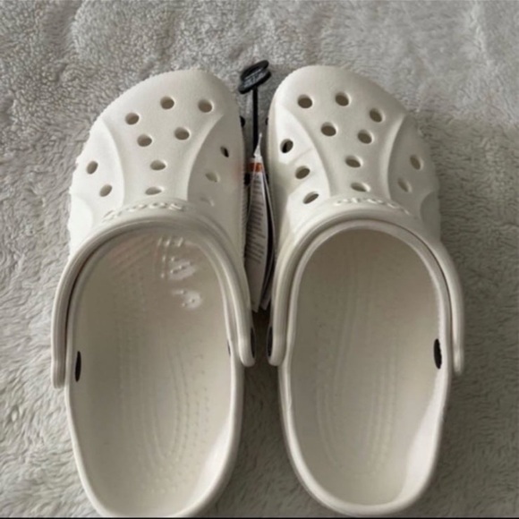 (NWT) Crocs Baya White Unisex Clog - Picture 9 of 11